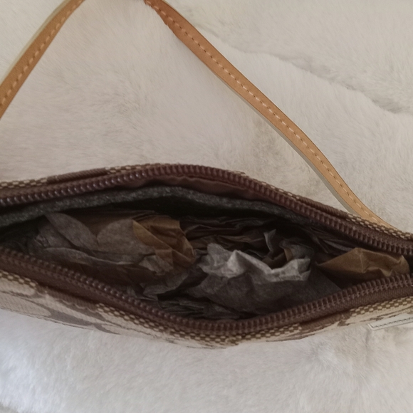 Vintage Coach Signature Stripe Wristlet - Picture 6 of 9